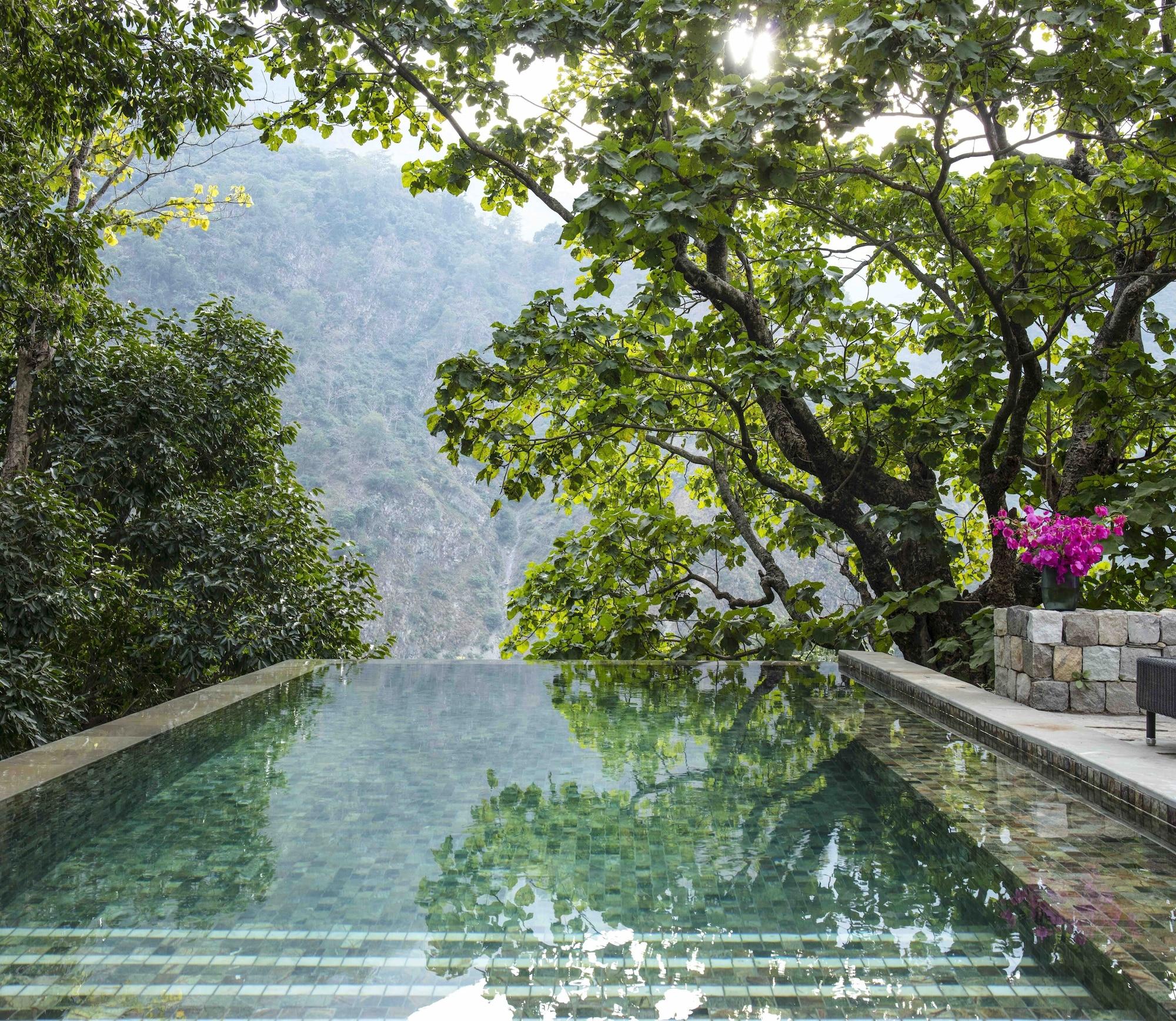 Taj Rishikesh Resort And Spa Дехрадун Екстериор снимка