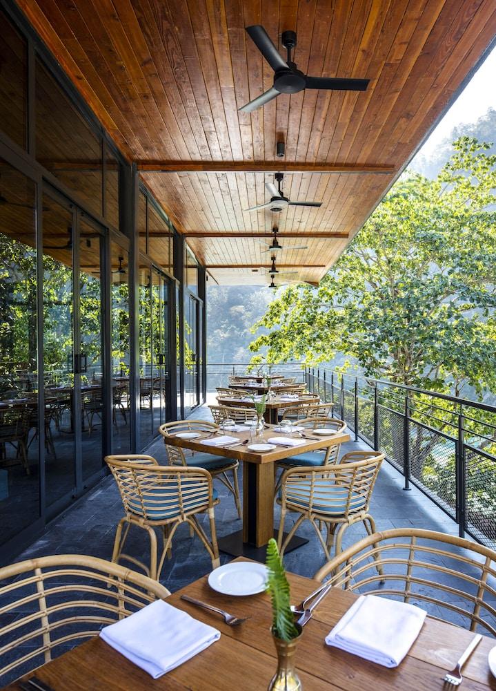 Taj Rishikesh Resort And Spa Дехрадун Екстериор снимка