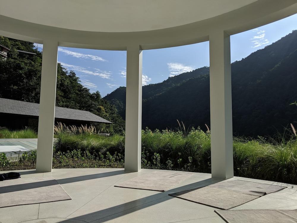 Taj Rishikesh Resort And Spa Дехрадун Екстериор снимка